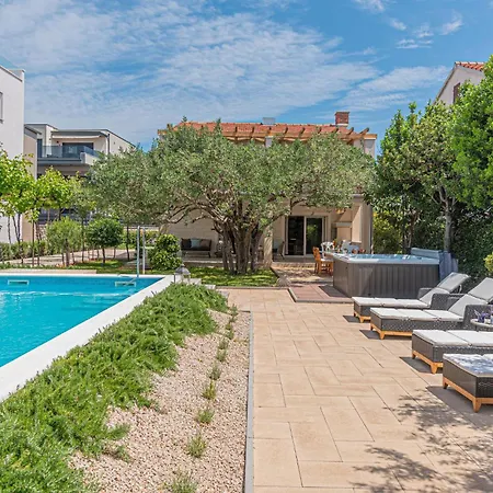 Amazing In With Kitchen Holiday home Srima