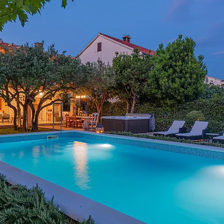 Front In Σπίτι διακοπών Srima