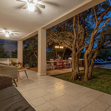 Front In Σπίτι διακοπών