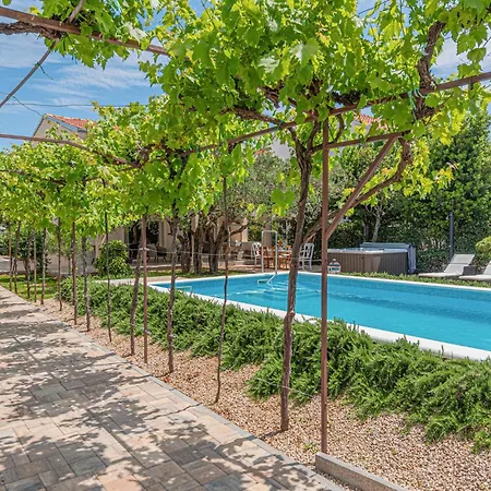 Σπίτι διακοπών Front In *