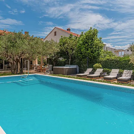 Σπίτι διακοπών Front In Srima