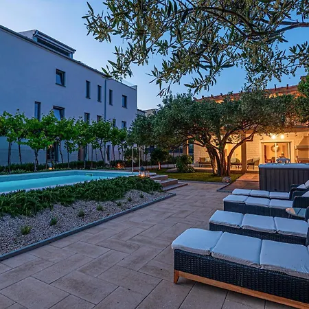 Σπίτι διακοπών Front In *